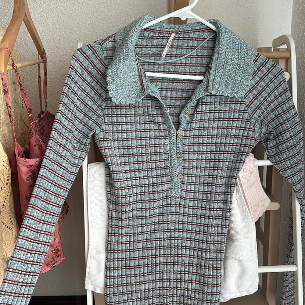 Free People crochet collar top in blue, size medium